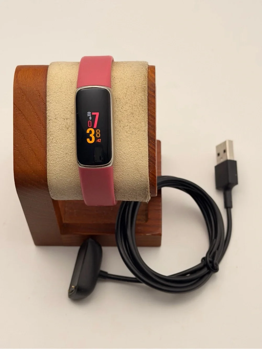 Fitbit Luxe, Tested, Charger Included, Pink/Chrome, Fitness tracker